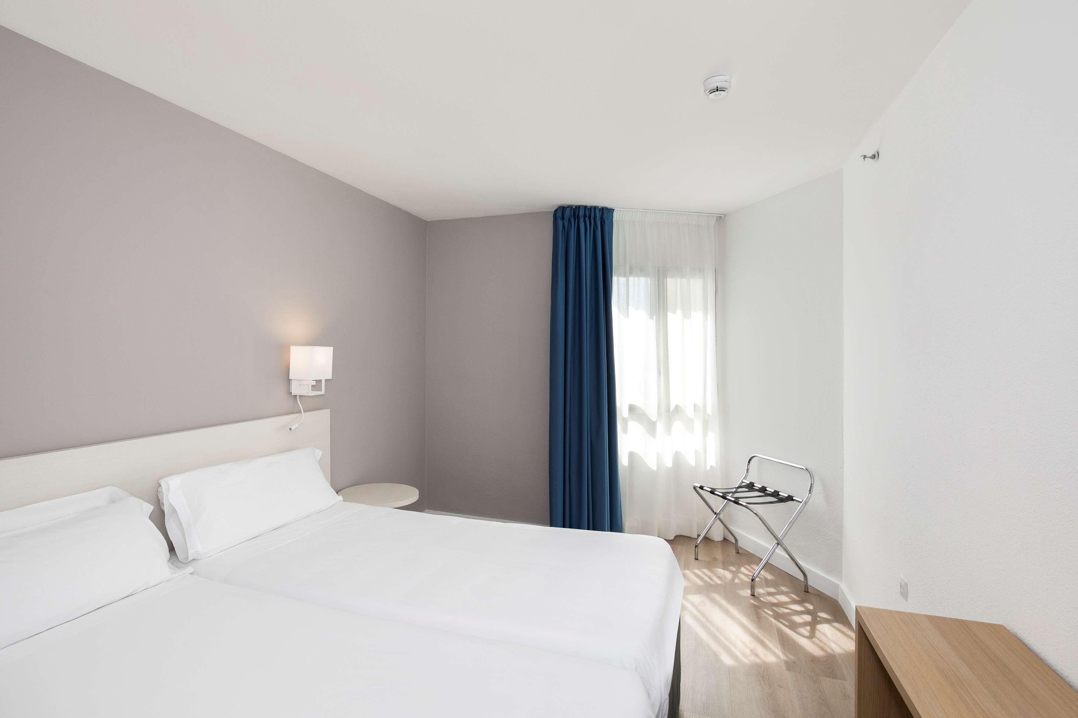 Sol Puerto Marina Aparthotel ตอร์เรโมลิโนส ภายนอก รูปภาพ