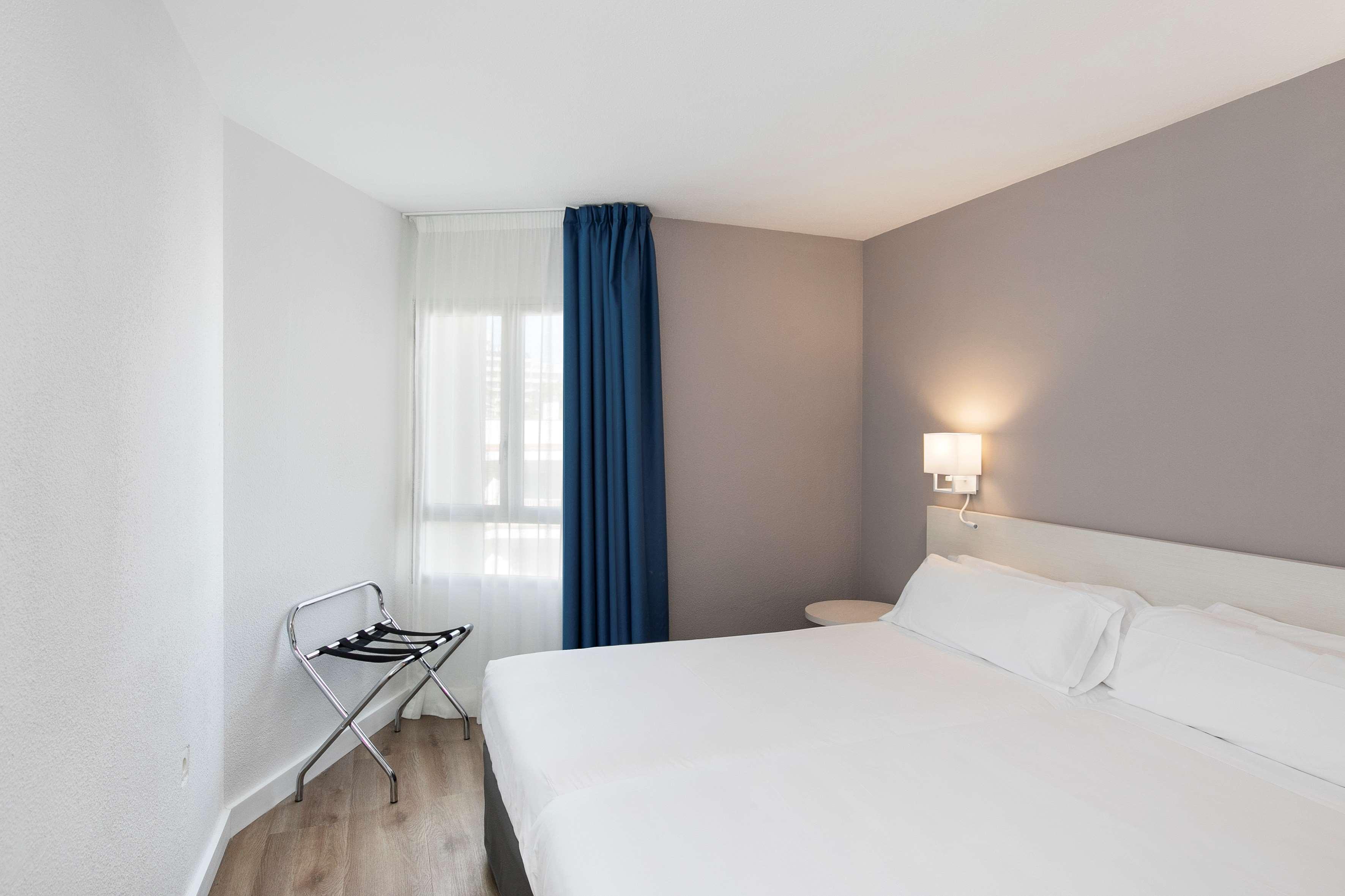 Sol Puerto Marina Aparthotel ตอร์เรโมลิโนส ภายนอก รูปภาพ