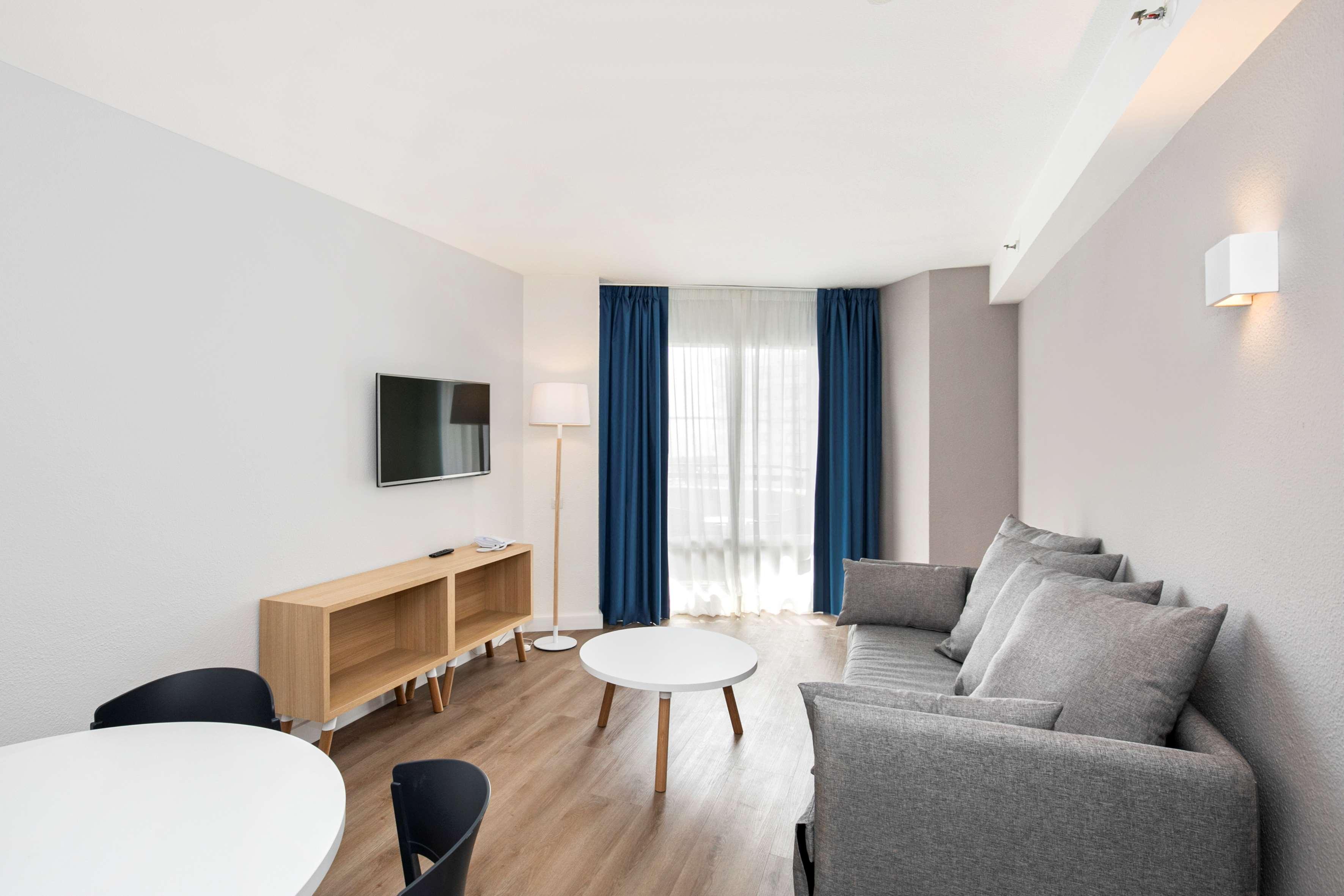 Sol Puerto Marina Aparthotel ตอร์เรโมลิโนส ภายนอก รูปภาพ