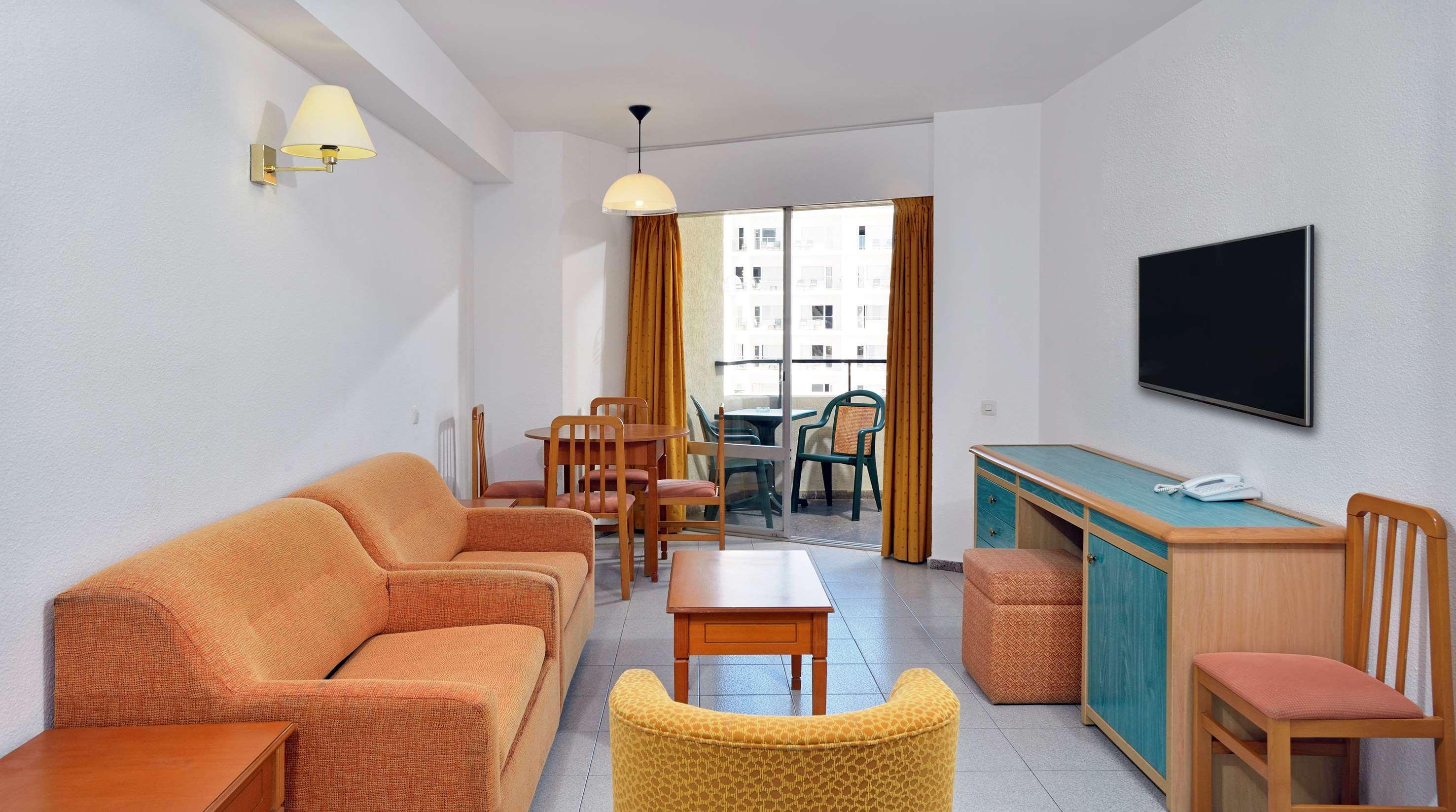 Sol Puerto Marina Aparthotel ตอร์เรโมลิโนส ภายนอก รูปภาพ