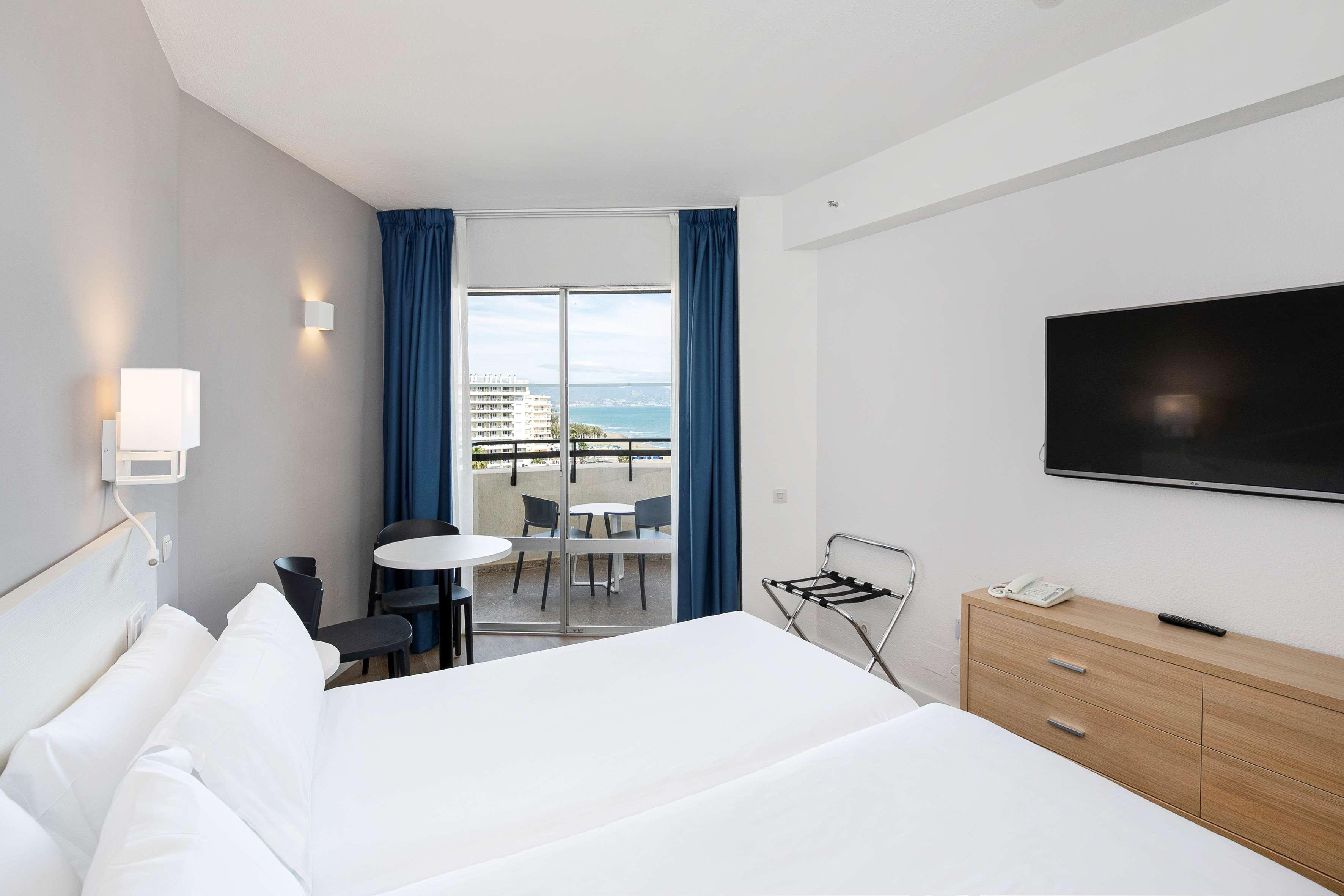 Sol Puerto Marina Aparthotel ตอร์เรโมลิโนส ภายนอก รูปภาพ