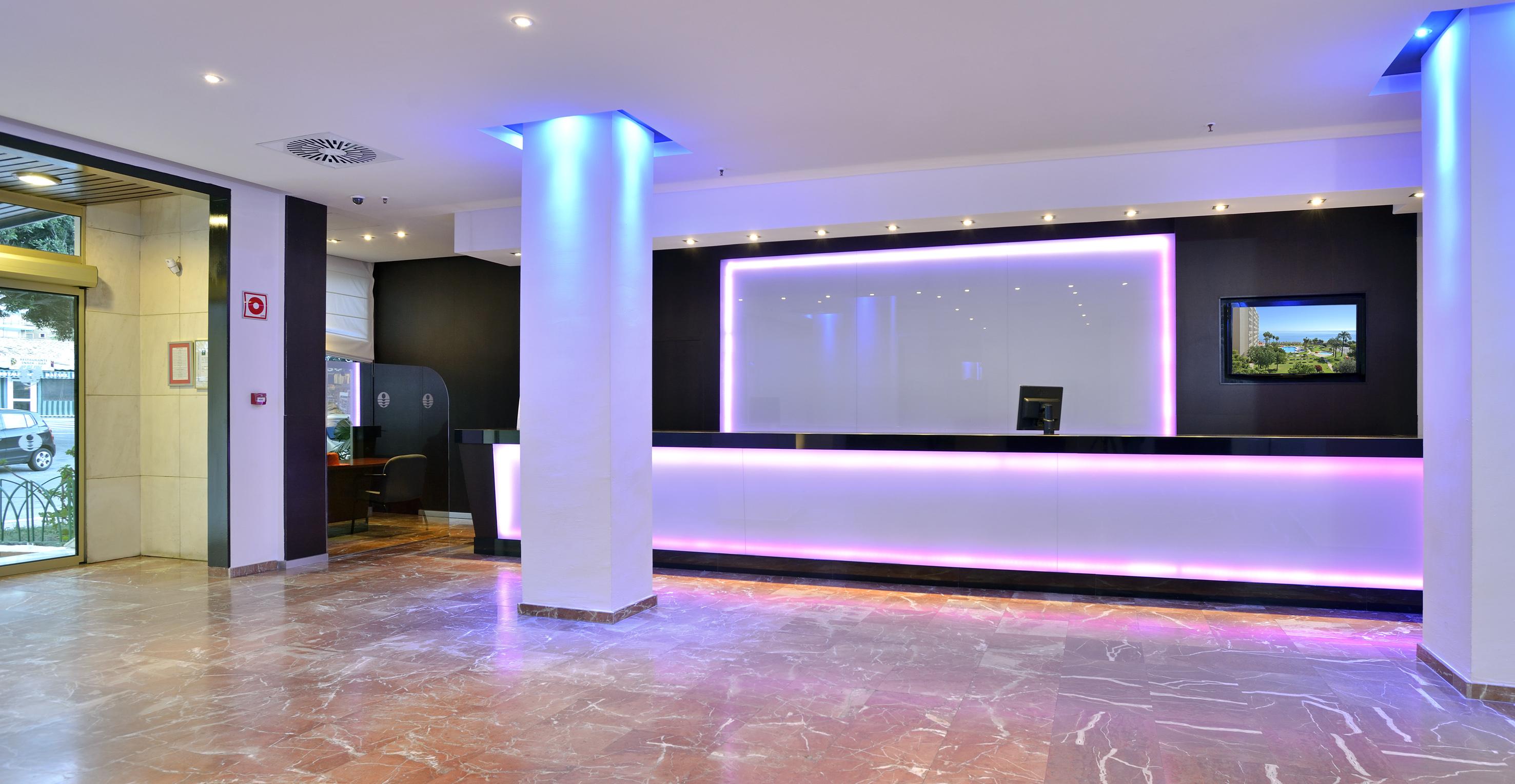 Sol Puerto Marina Aparthotel ตอร์เรโมลิโนส ภายนอก รูปภาพ