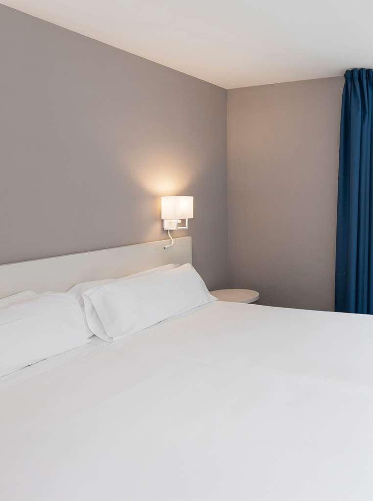 Sol Puerto Marina Aparthotel ตอร์เรโมลิโนส ห้อง รูปภาพ